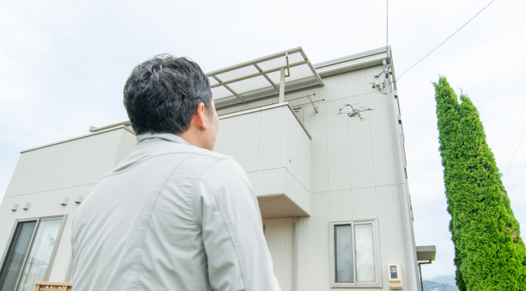 ドローン点検している様子